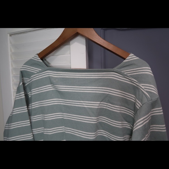 Uniqlo Striped Top - Picture 4 of 4